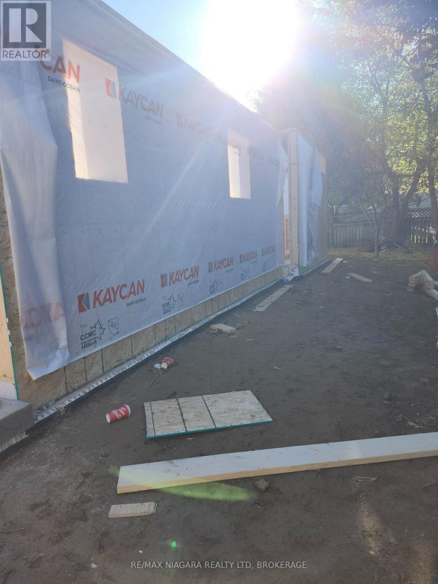 225 - 195 Denistoun Street, Welland, Ontario  L3C 6J6 - Photo 21 - X12492278