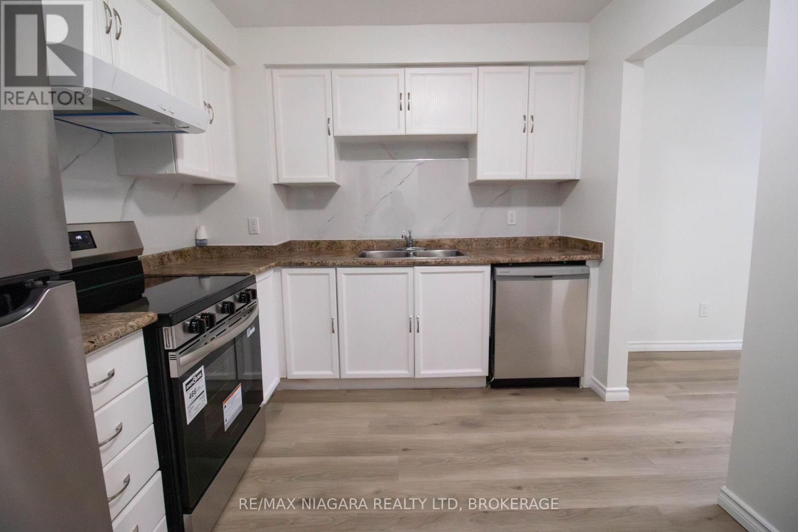 225 - 195 Denistoun Street, Welland, Ontario  L3C 6J6 - Photo 8 - X12492278