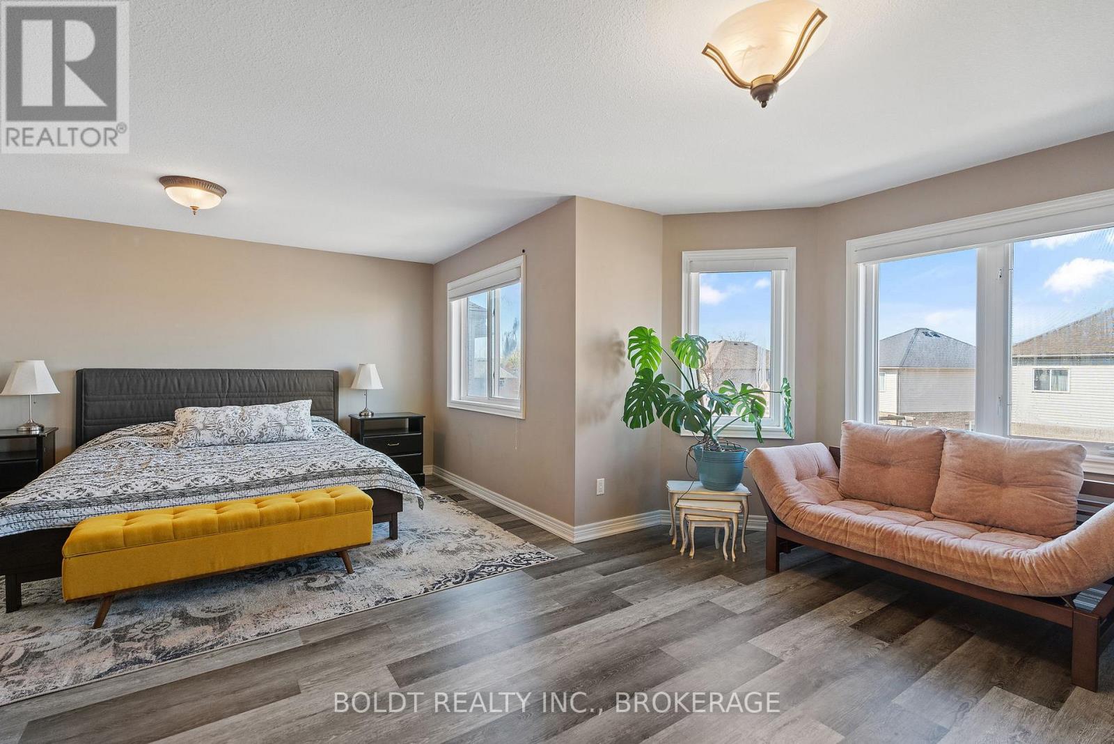 8114 Windsong Drive, Niagara Falls, Ontario  L2H 3M4 - Photo 16 - X12492304