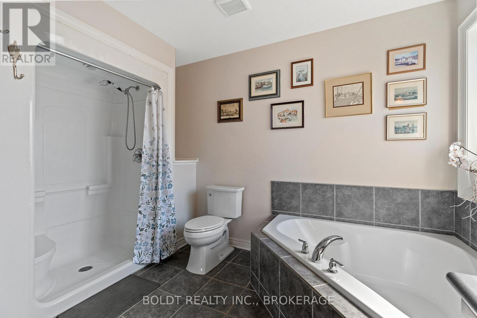 8114 Windsong Drive, Niagara Falls, Ontario  L2H 3M4 - Photo 19 - X12492304