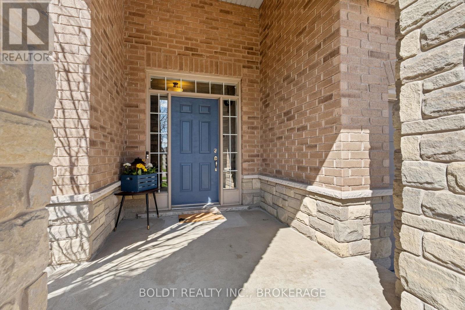 8114 Windsong Drive, Niagara Falls, Ontario  L2H 3M4 - Photo 2 - X12492304