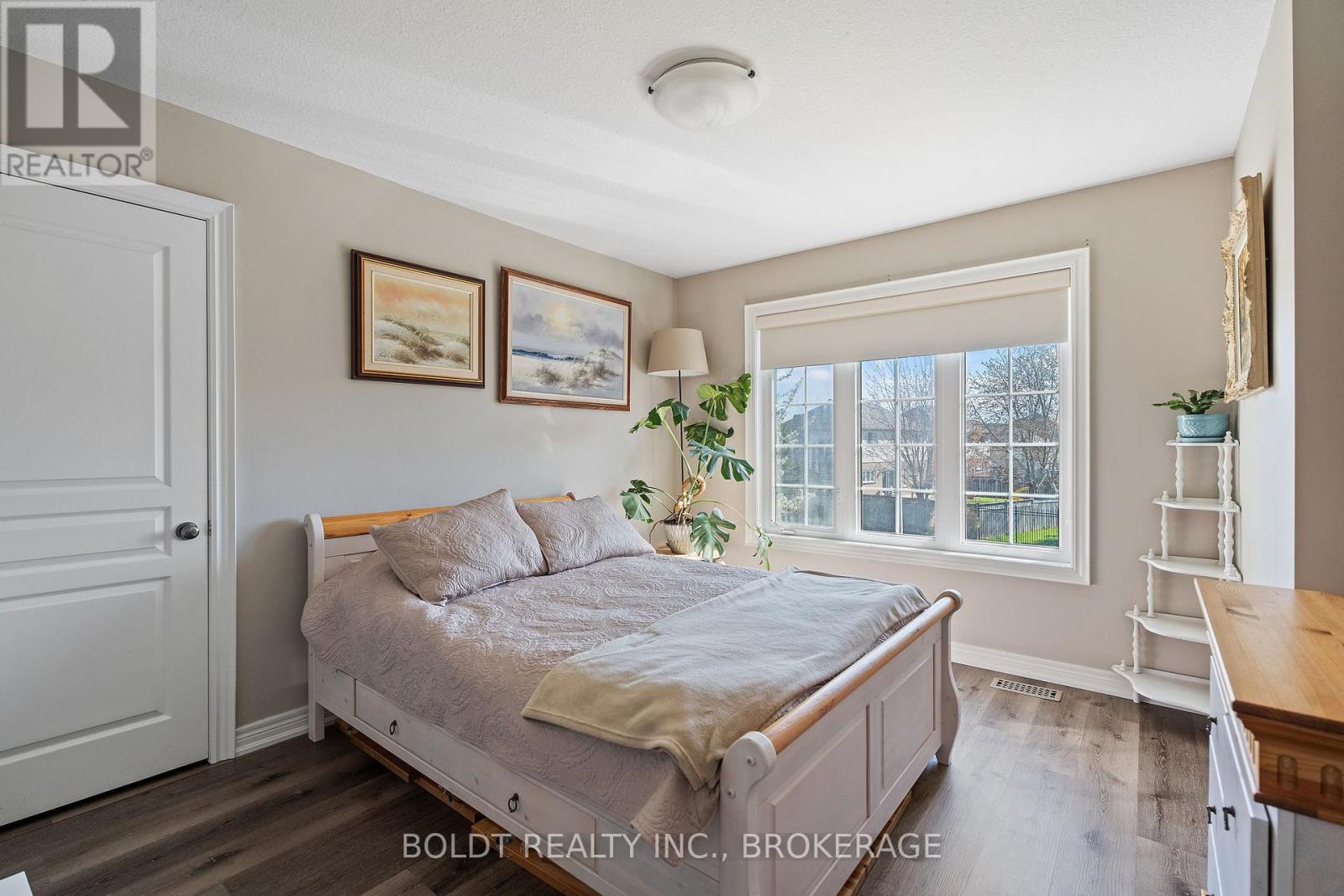 8114 Windsong Drive, Niagara Falls, Ontario  L2H 3M4 - Photo 23 - X12492304