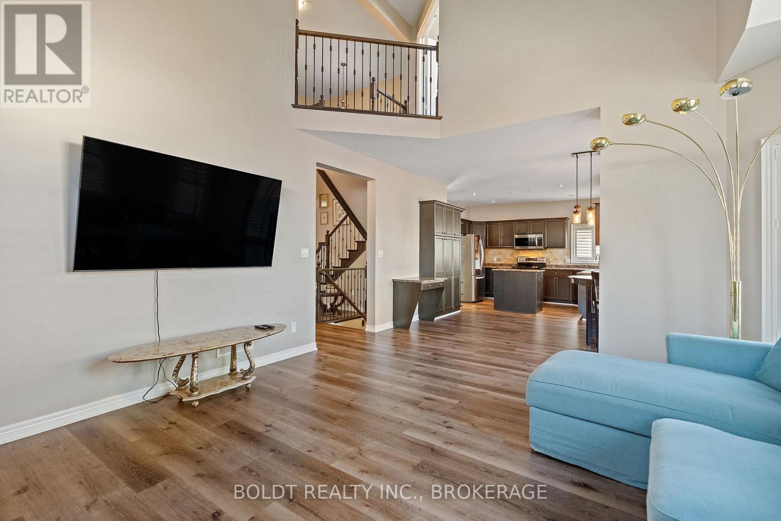 8114 Windsong Drive, Niagara Falls, Ontario  L2H 3M4 - Photo 6 - X12492304