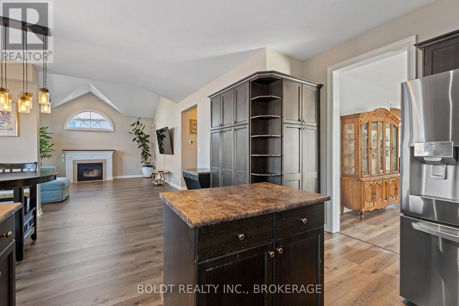 8114 Windsong Drive, Niagara Falls, Ontario  L2H 3M4 - Photo 9 - X12492304