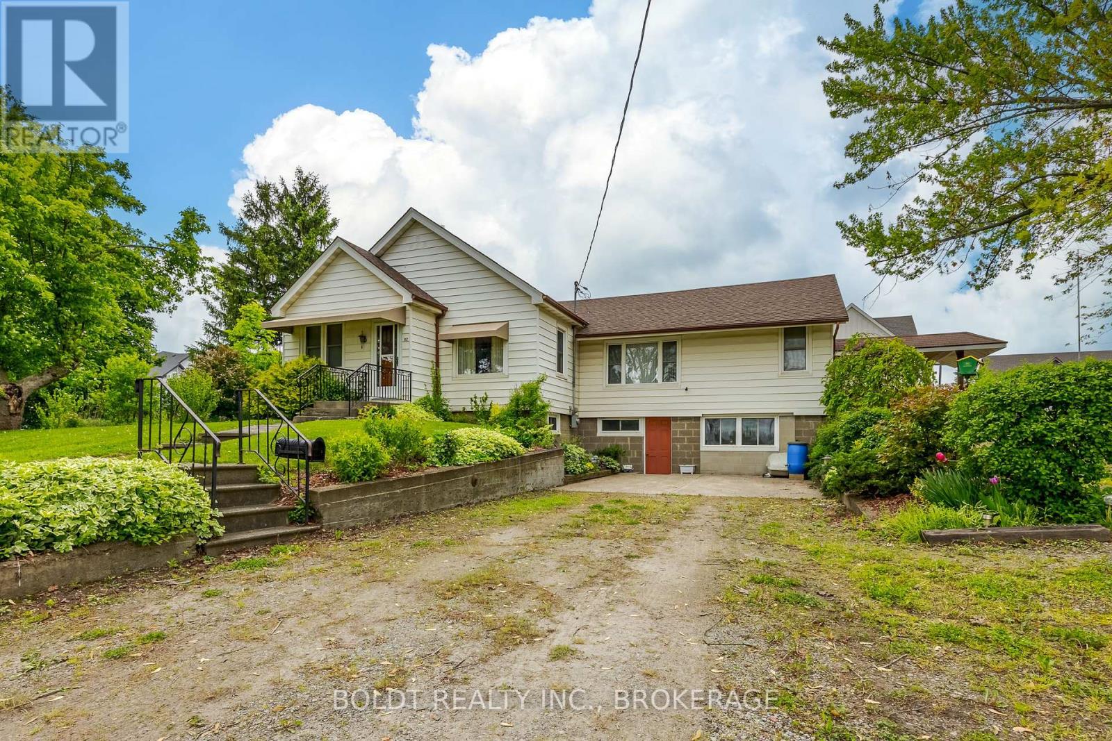 1828 Decew Road, Thorold, Ontario  L0S 1E6 - Photo 2 - X12492390