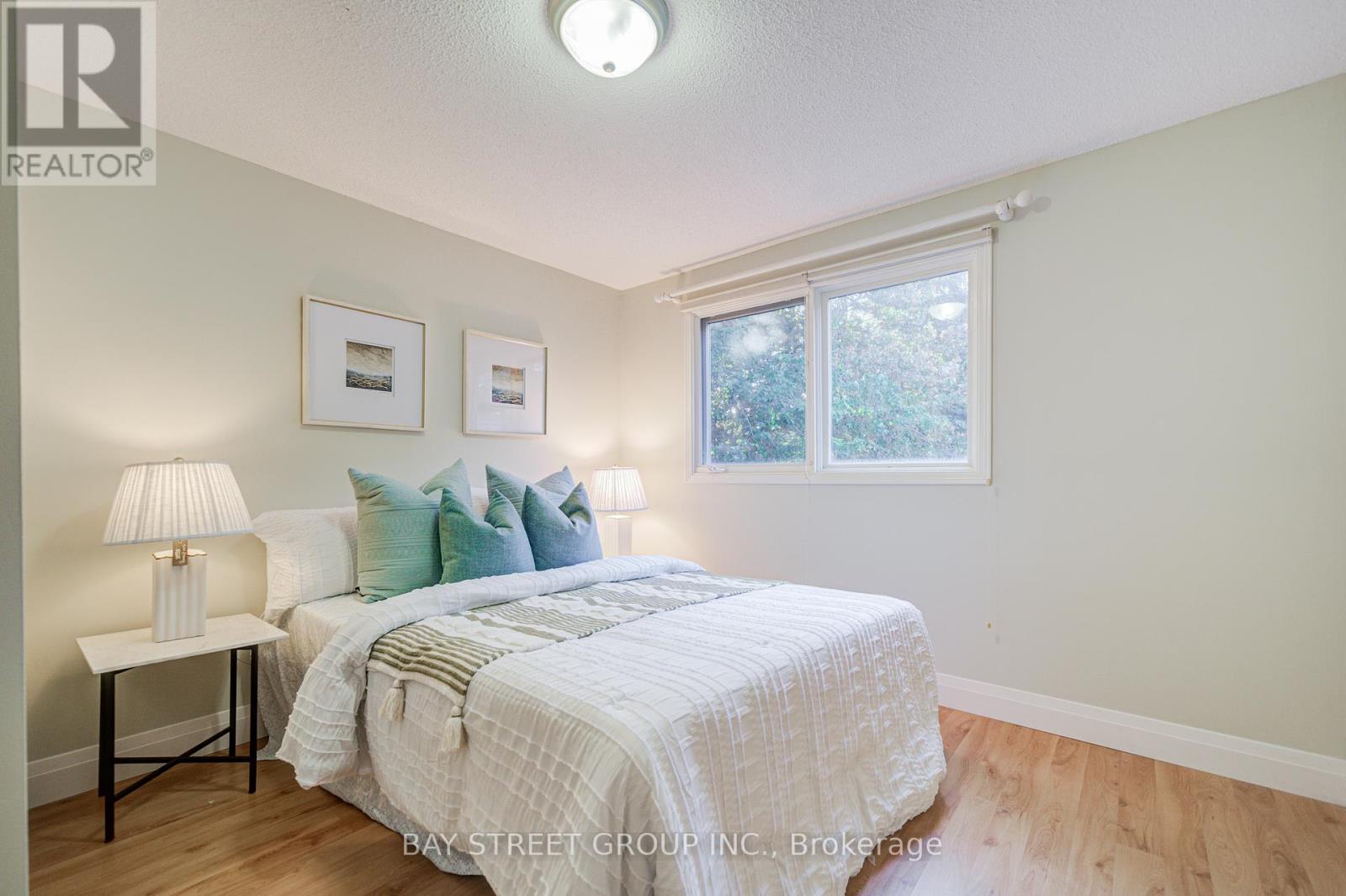 1307 Barberry Green, Oakville, Ontario  L6M 2A7 - Photo 35 - W12405593