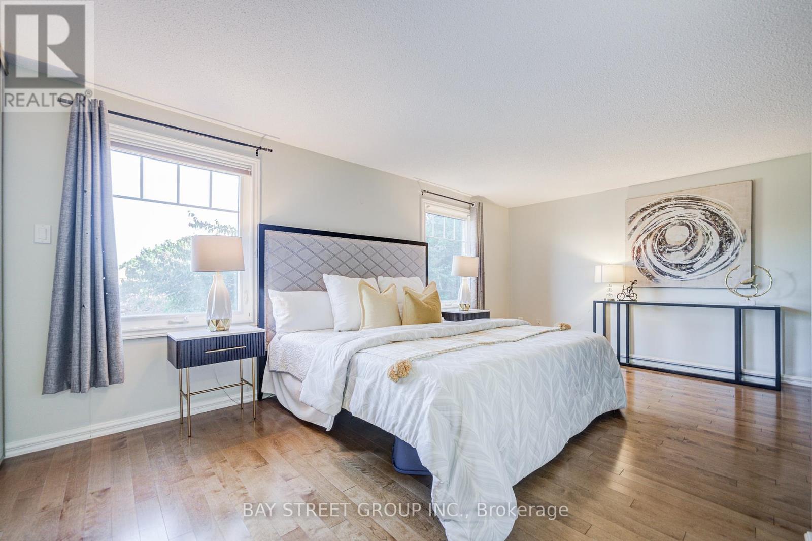 1307 Barberry Green, Oakville, Ontario  L6M 2A7 - Photo 27 - W12405593