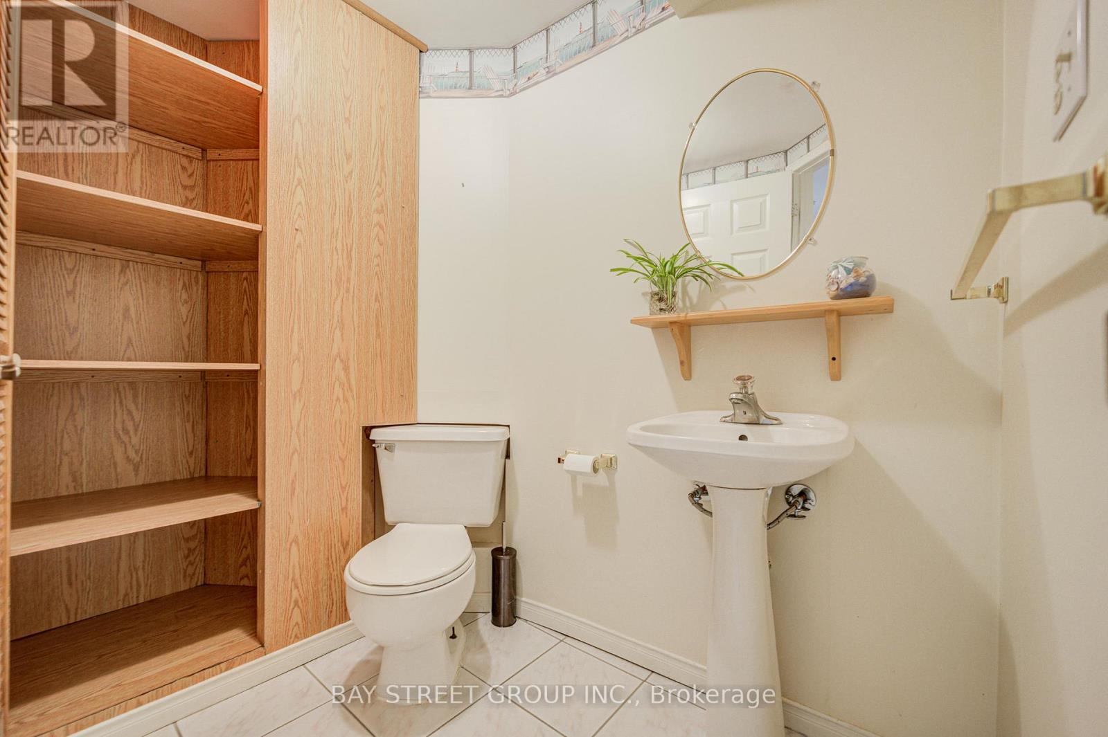 1307 Barberry Green, Oakville, Ontario  L6M 2A7 - Photo 39 - W12405593