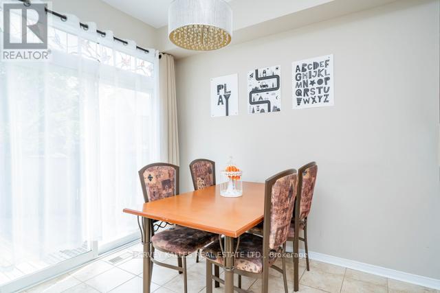 3886 Skyview Street, Mississauga, Ontario  L5M 8A4 - Photo 15 - W12491510