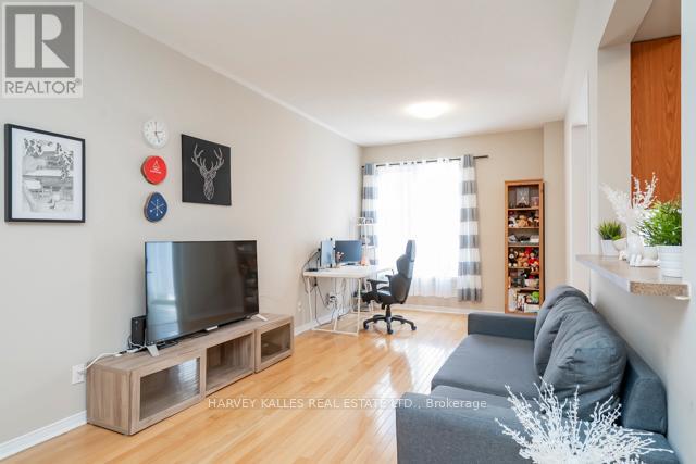 3886 Skyview Street, Mississauga, Ontario  L5M 8A4 - Photo 7 - W12491510