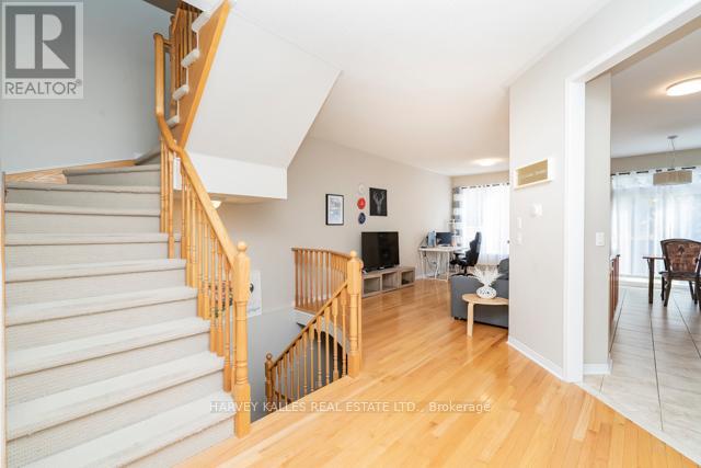 3886 Skyview Street, Mississauga, Ontario  L5M 8A4 - Photo 5 - W12491510