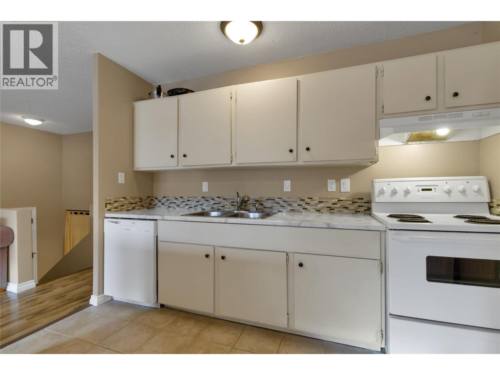 1711 41 Avenue, Vernon, British Columbia  V1T 7M8 - Photo 7 - 10367115