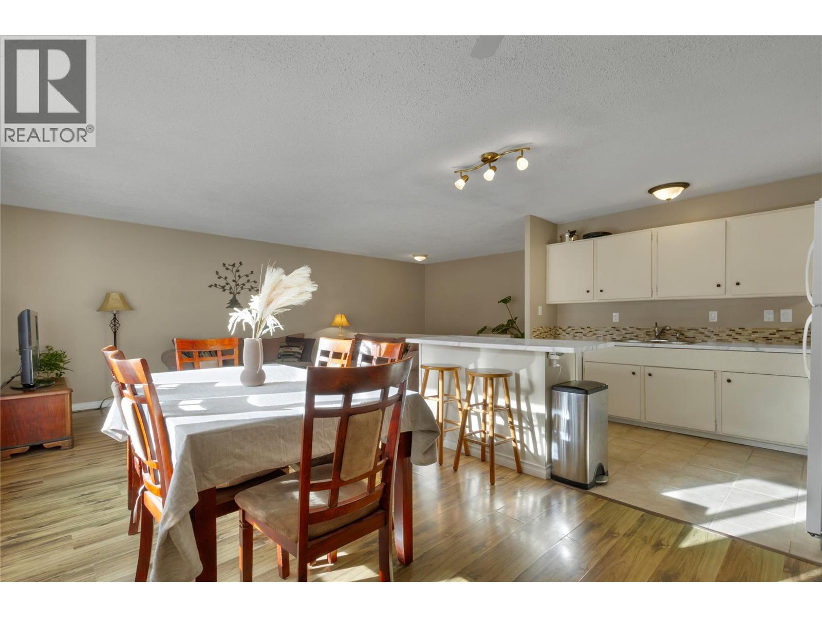 1711 41 Avenue, Vernon, British Columbia  V1T 7M8 - Photo 4 - 10367115