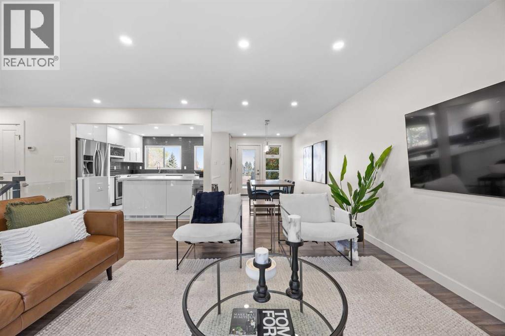 827 Canaveral Crescent Sw, Calgary, Alberta  T2W 1N3 - Photo 7 - A2264816