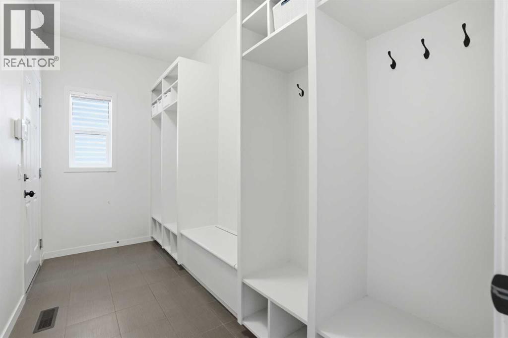 1925 Reunion Terrace Nw, Airdrie, Alberta  T4B 3W5 - Photo 7 - A2266103