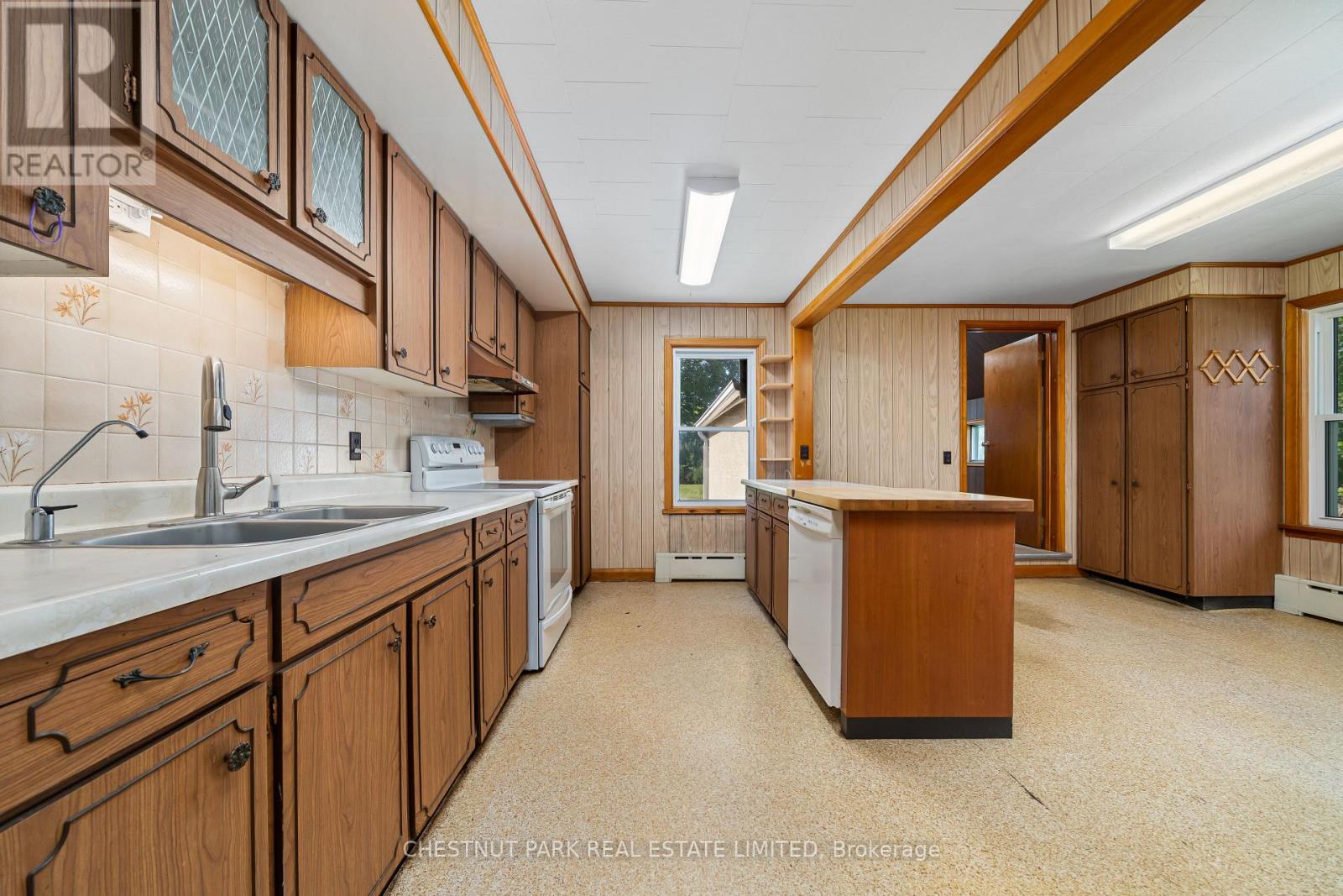 385 Bloomfield Main Street, Prince Edward County, Ontario  K0K 1G0 - Photo 16 - X12492286