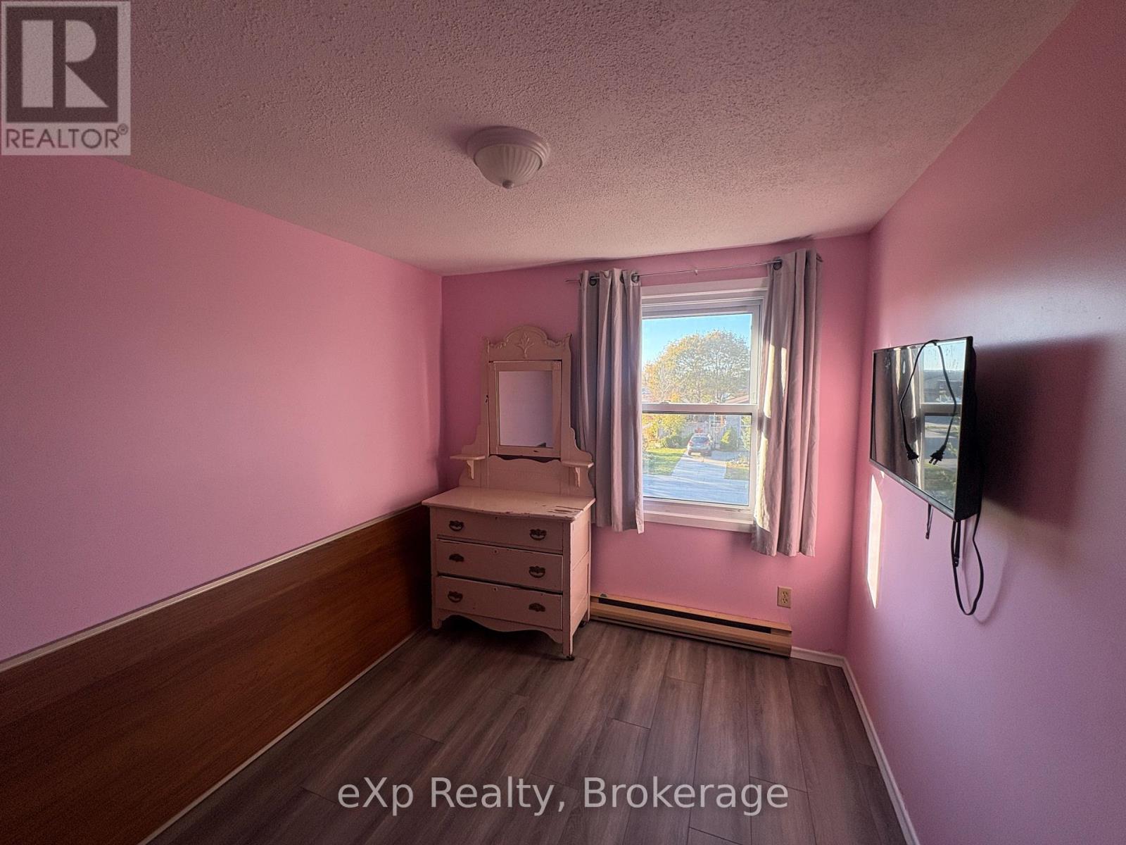 155 Bricker Street, Saugeen Shores, Ontario  N0H 2C4 - Photo 14 - X12492102