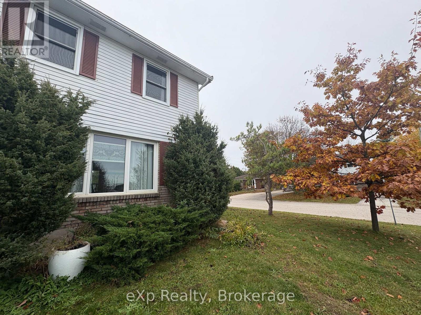 155 Bricker Street, Saugeen Shores, Ontario  N0H 2C4 - Photo 2 - X12492102