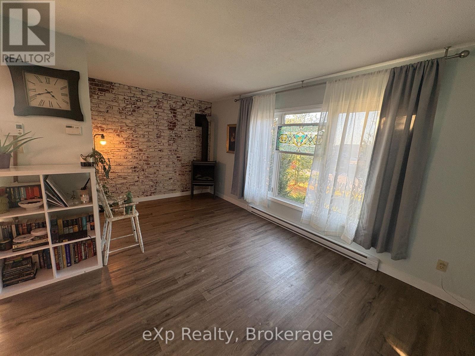 155 Bricker Street, Saugeen Shores, Ontario  N0H 2C4 - Photo 8 - X12492102