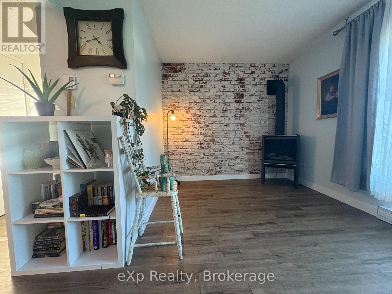 155 Bricker Street, Saugeen Shores, Ontario  N0H 2C4 - Photo 9 - X12492102