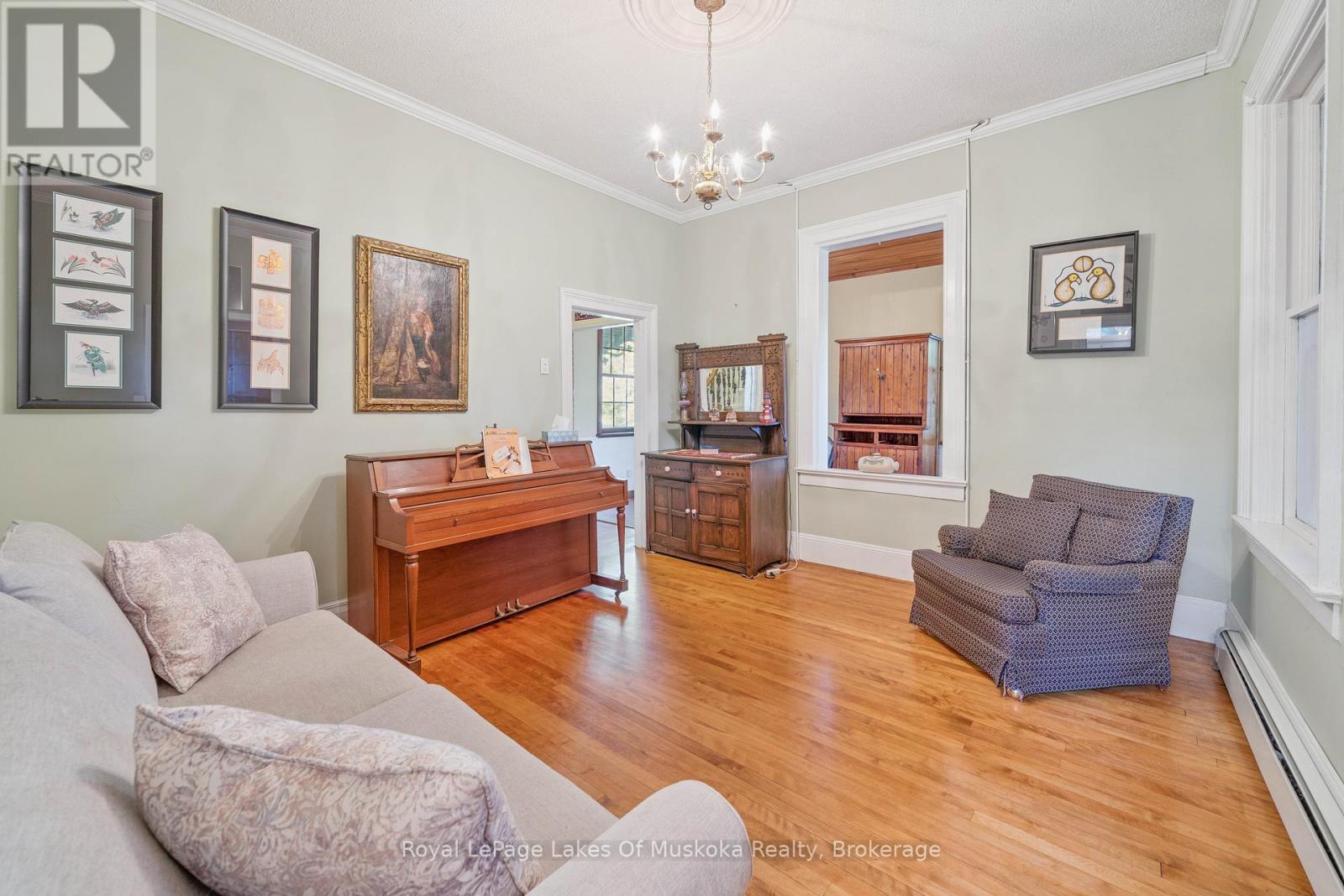 86 Quebec Street, Bracebridge, Ontario  P1L 2A4 - Photo 18 - X12492138