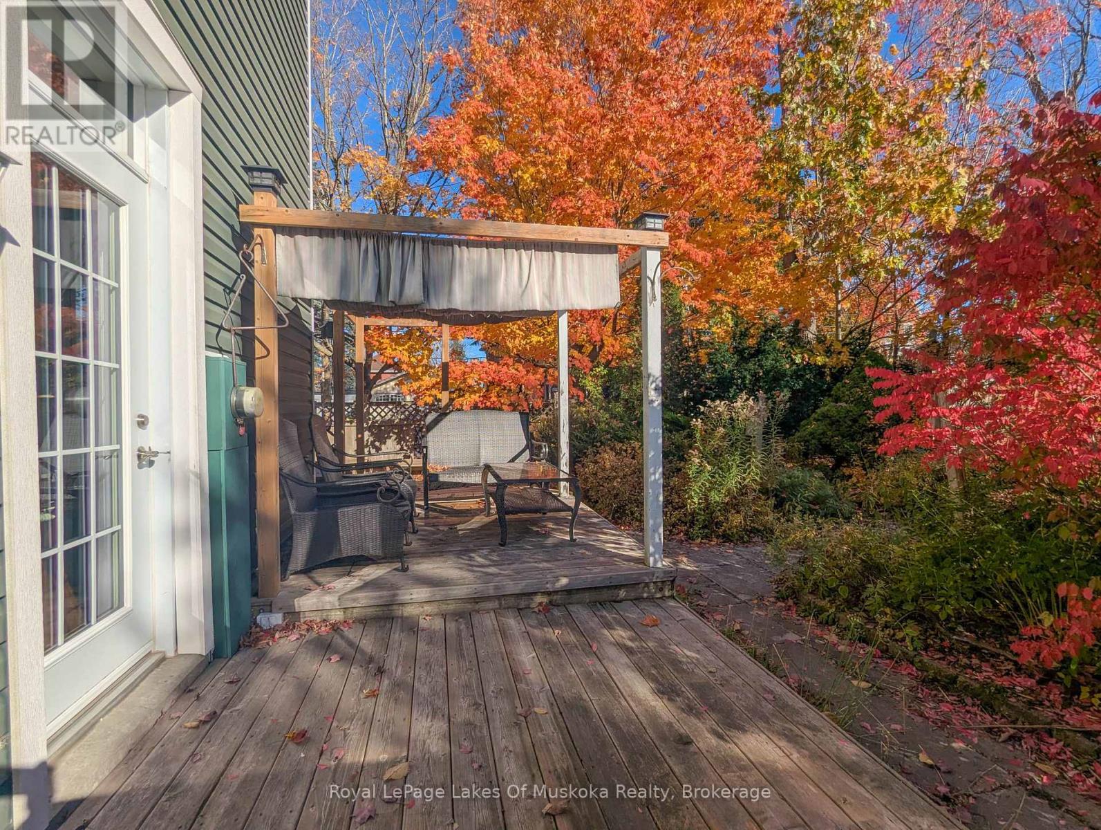 86 Quebec Street, Bracebridge, Ontario  P1L 2A4 - Photo 3 - X12492138