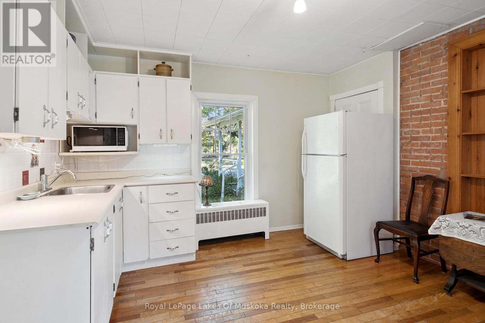 86 Quebec Street, Bracebridge, Ontario  P1L 2A4 - Photo 32 - X12492138