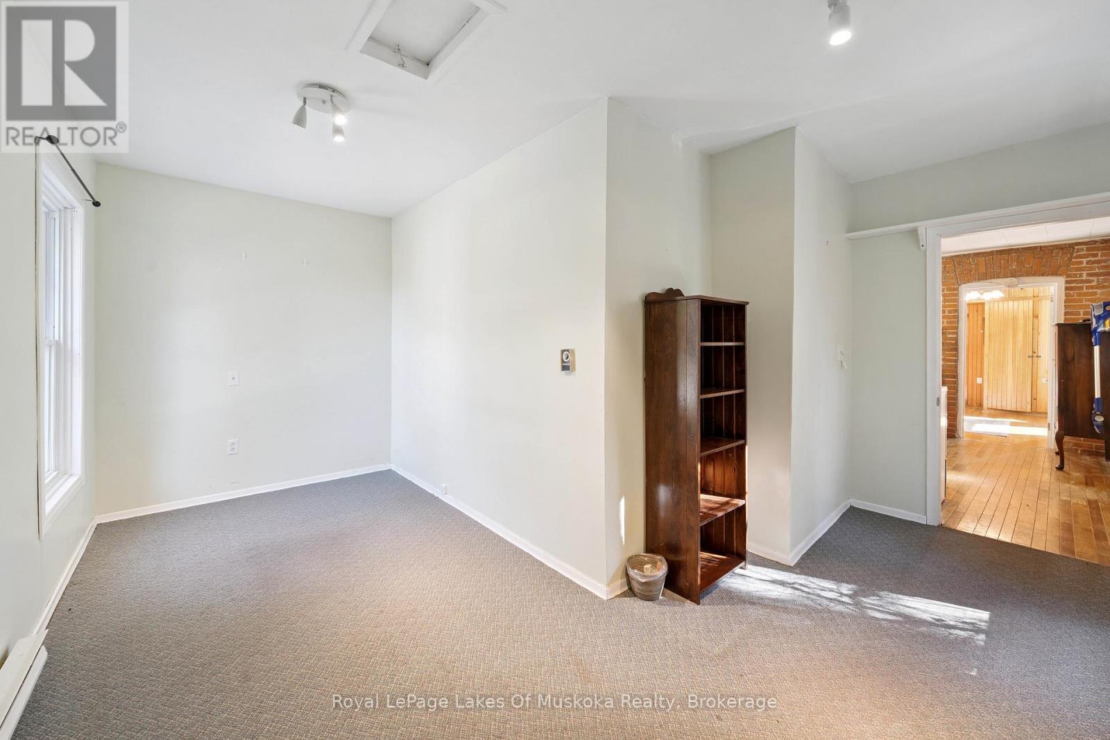 86 Quebec Street, Bracebridge, Ontario  P1L 2A4 - Photo 34 - X12492138