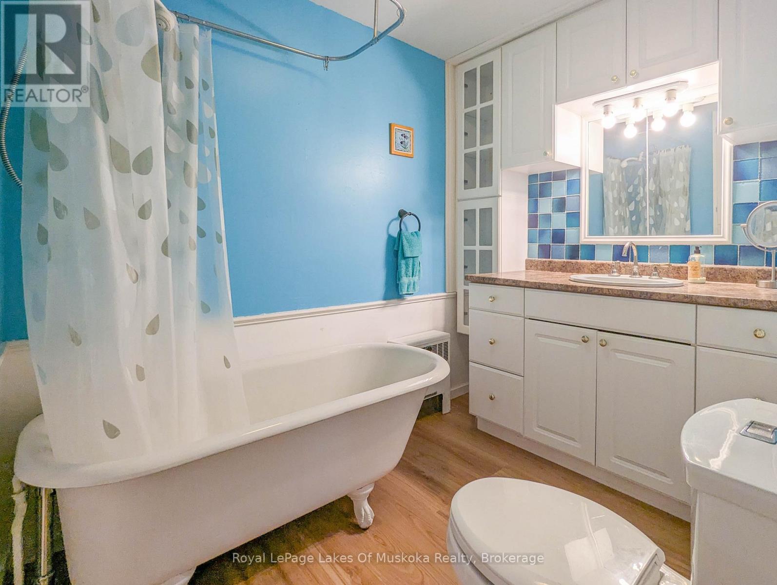 86 Quebec Street, Bracebridge, Ontario  P1L 2A4 - Photo 35 - X12492138