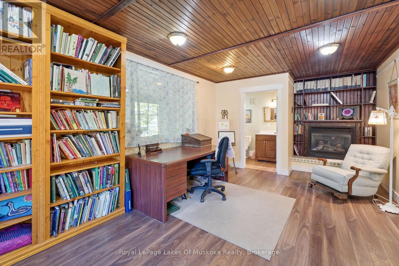 86 Quebec Street, Bracebridge, Ontario  P1L 2A4 - Photo 38 - X12492138