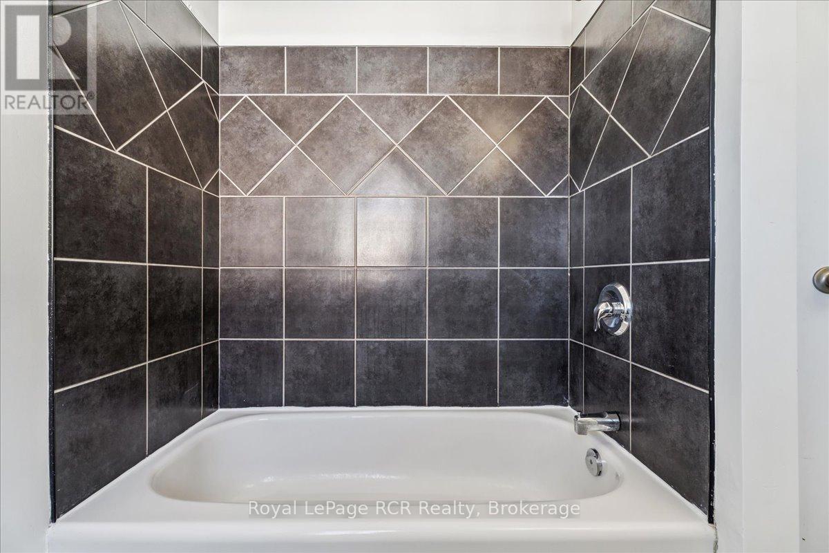 1462 14th Avenue E, Owen Sound, Ontario  N4K 0A1 - Photo 25 - X12492164