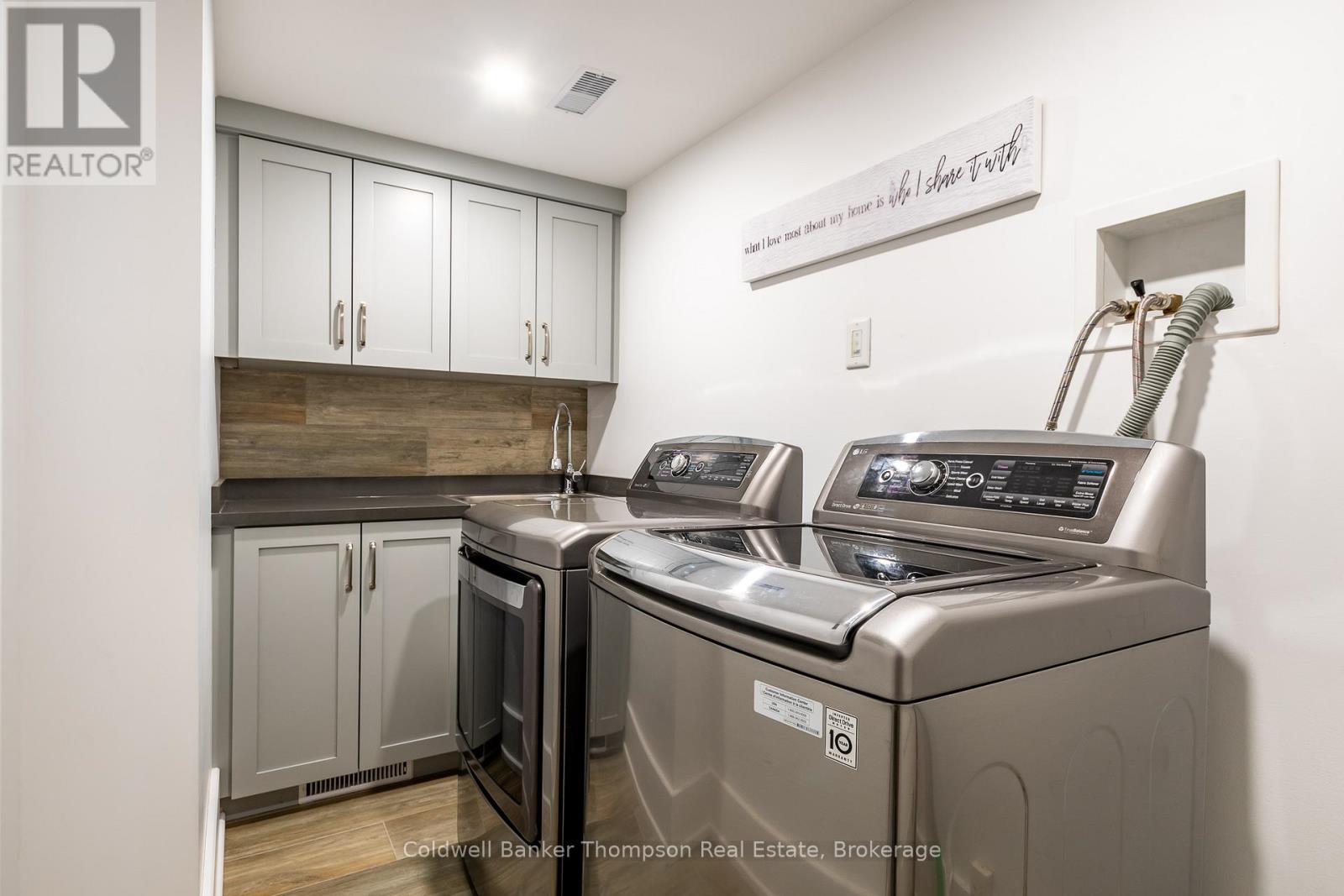 707 Evergreen Trail, Huntsville, Ontario  P1H 2L5 - Photo 27 - X12492370