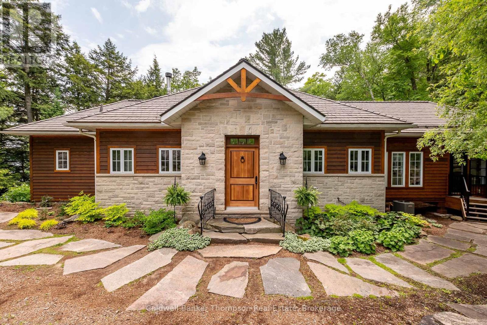 707 Evergreen Trail, Huntsville, Ontario  P1H 2L5 - Photo 4 - X12492370