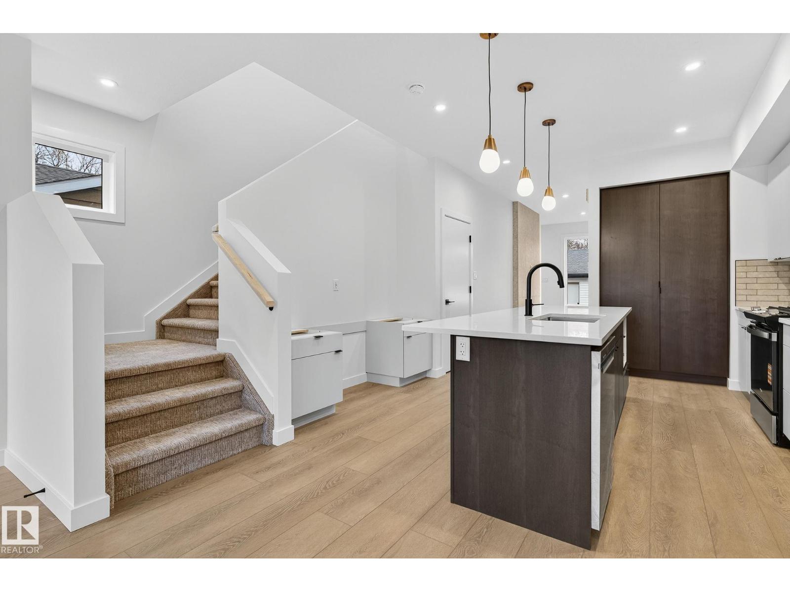 7711 95 Av Nw, Edmonton, Alberta  T6C 1X8 - Photo 10 - E4464043