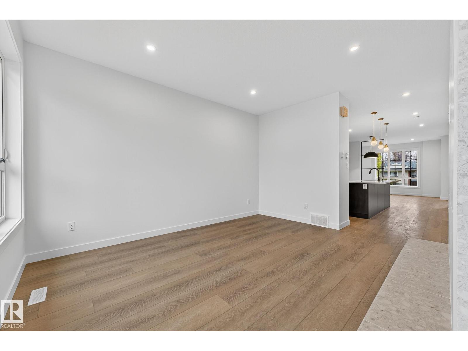 7711 95 Av Nw, Edmonton, Alberta  T6C 1X8 - Photo 16 - E4464043