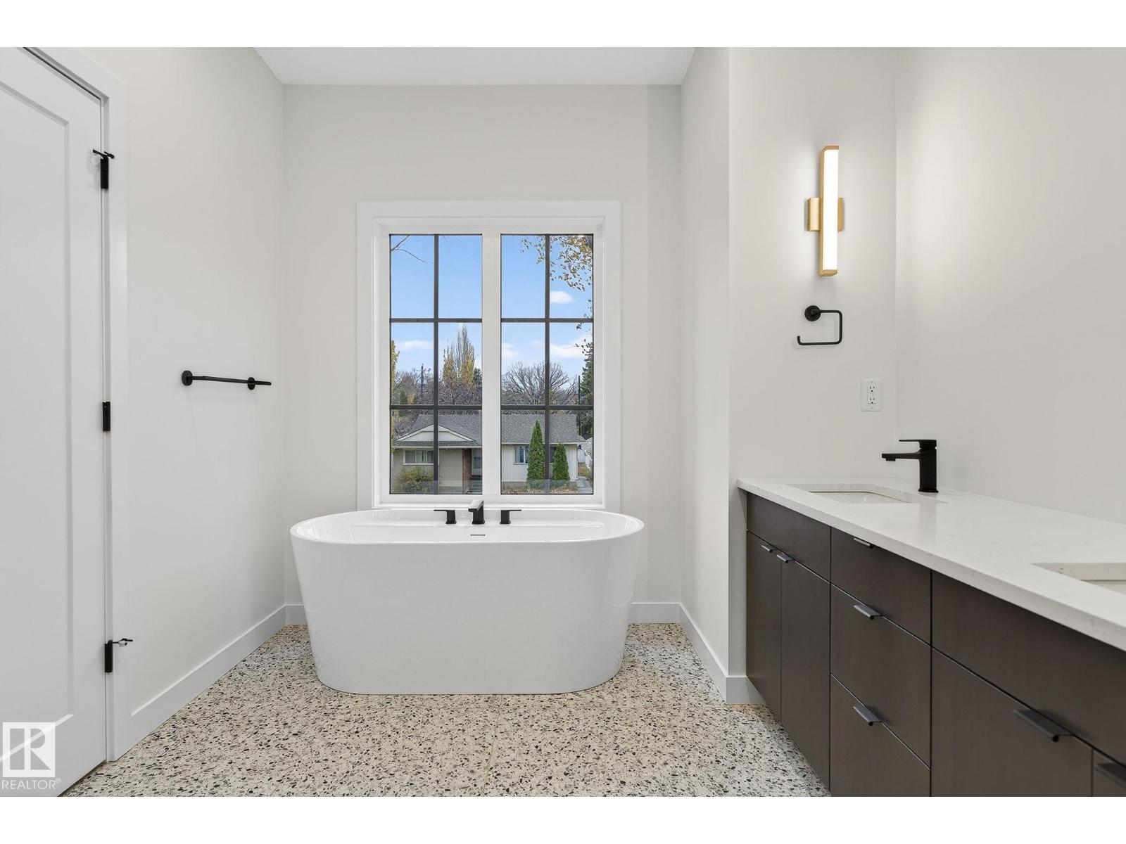 7711 95 Av Nw, Edmonton, Alberta  T6C 1X8 - Photo 20 - E4464043