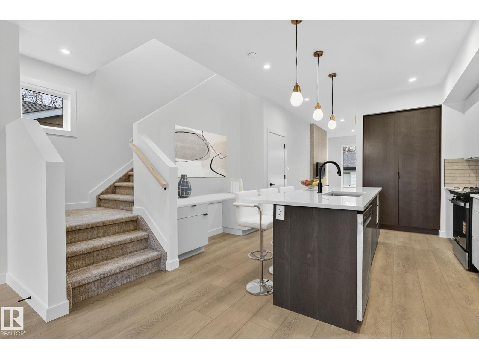 7711 95 Av Nw, Edmonton, Alberta  T6C 1X8 - Photo 9 - E4464043