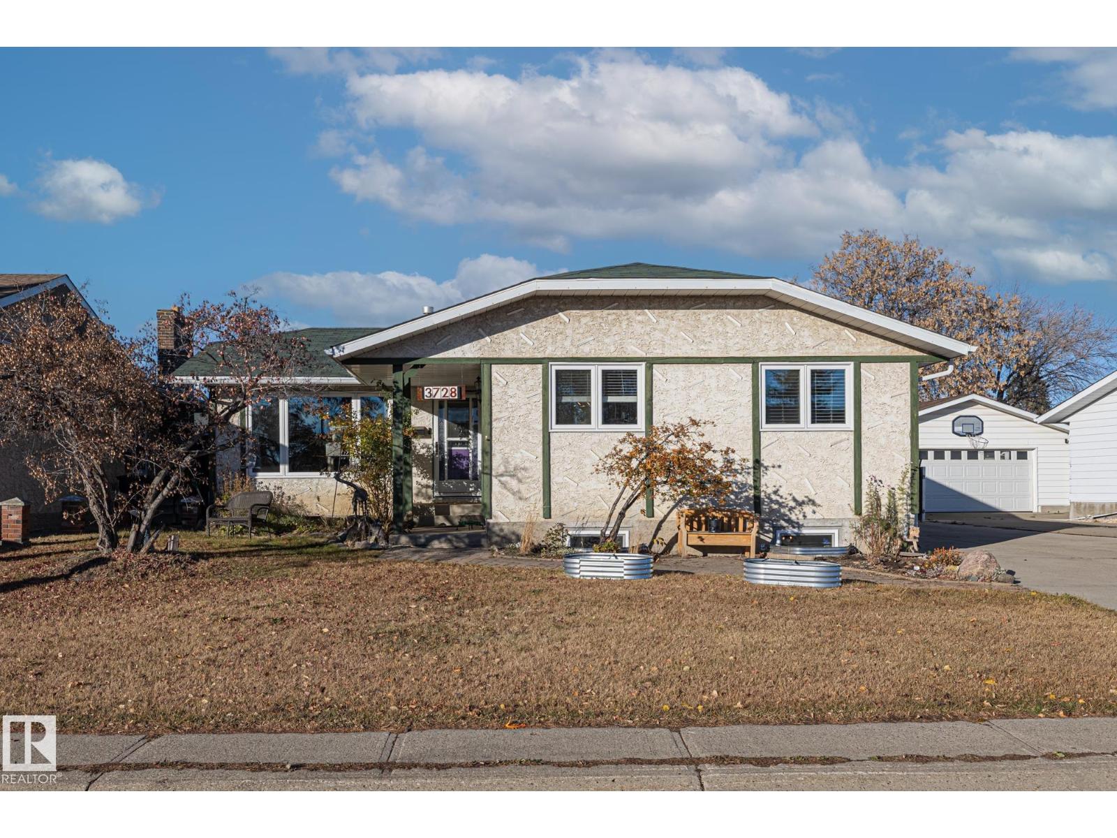 3728 132 Av Nw, Edmonton, Alberta  T5A 3E7 - Photo 1 - E4464046