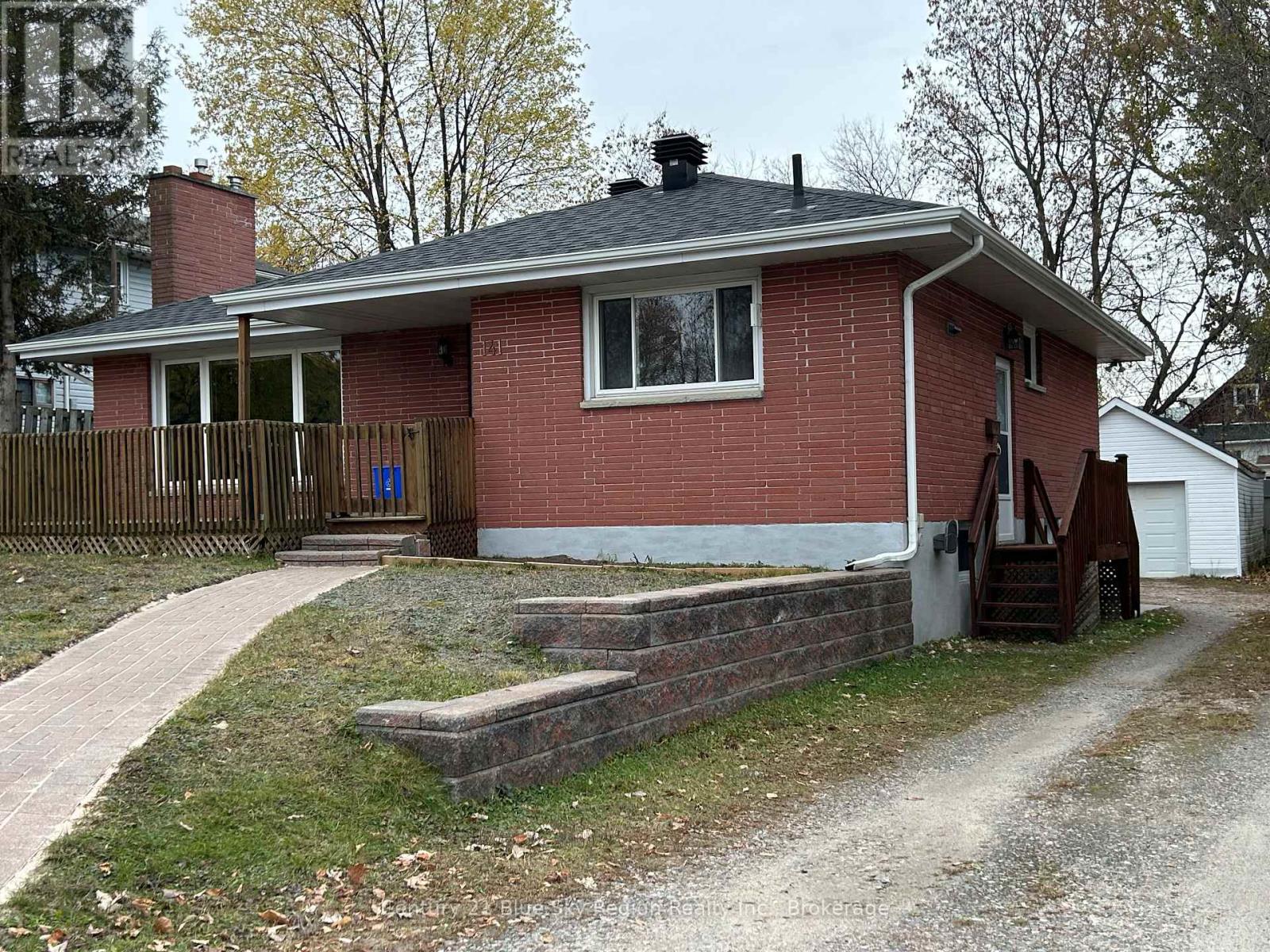 141 DUKE STREET W, North Bay, Ontario