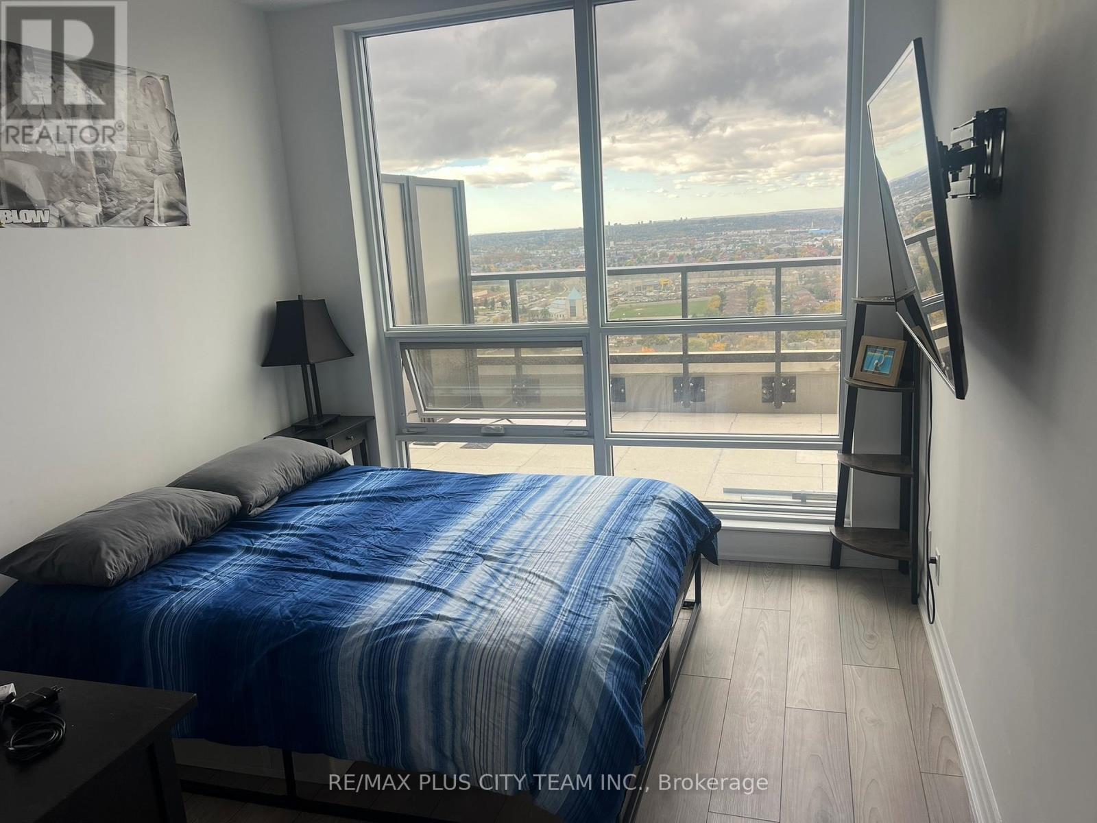 2709 - 36 Elm Drive W, Mississauga, Ontario  L5B 0N3 - Photo 3 - W12492000