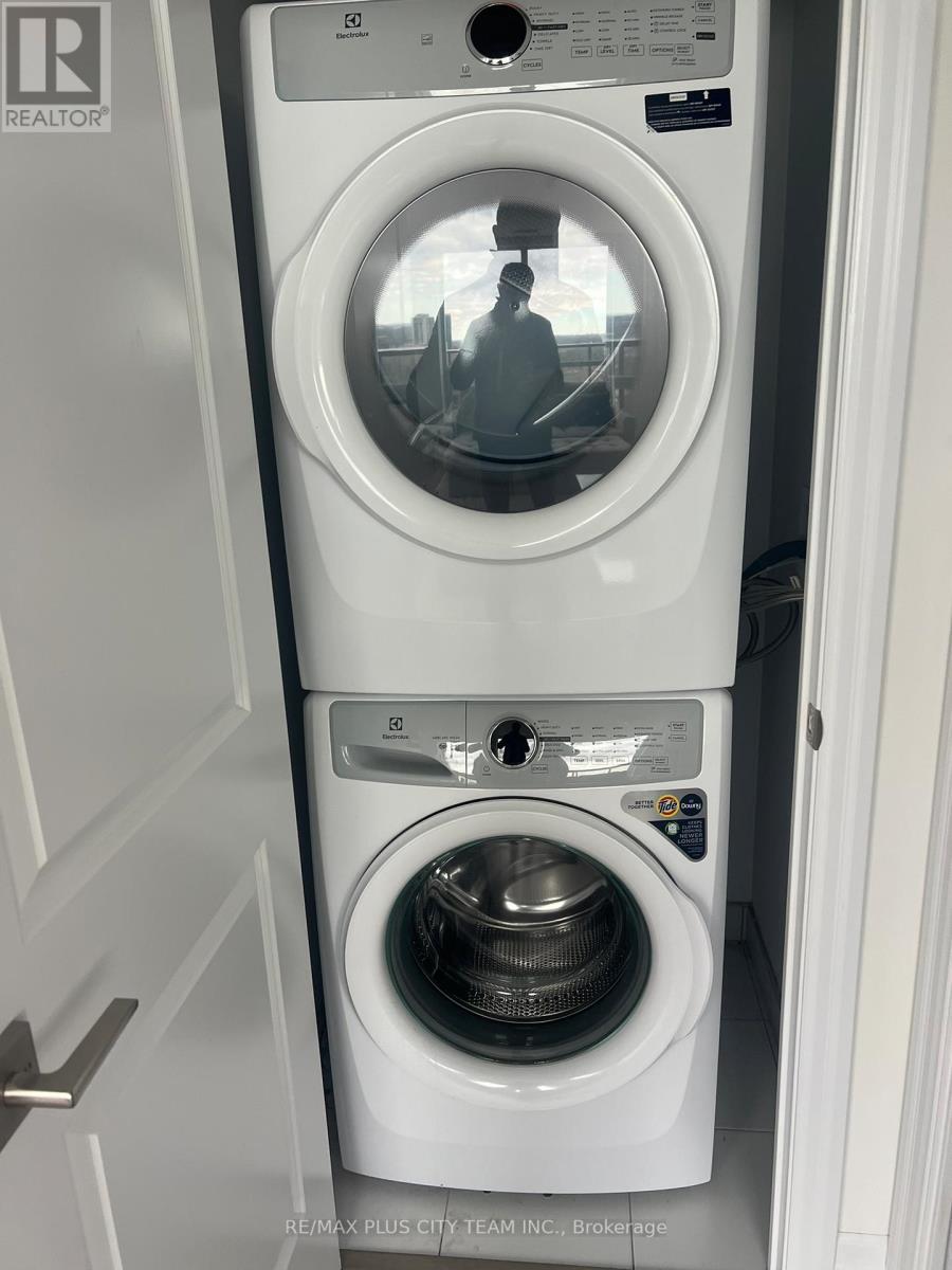 2709 - 36 Elm Drive W, Mississauga, Ontario  L5B 0N3 - Photo 6 - W12492000