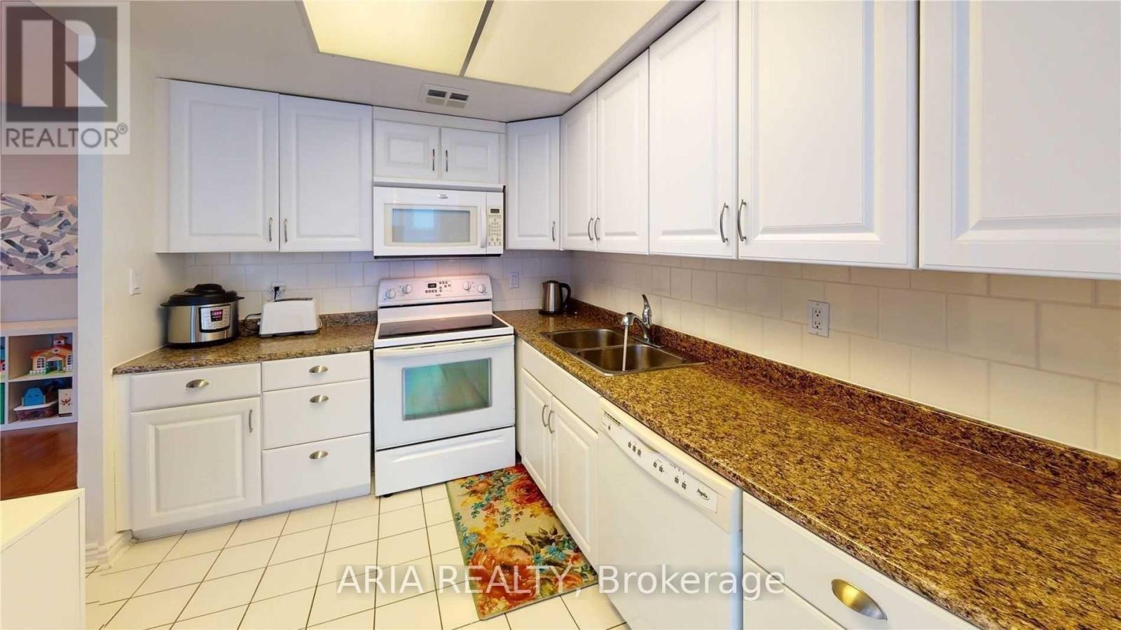 1003 - 350 Webb Drive, Mississauga, Ontario  L5B 3W4 - Photo 3 - W12492028