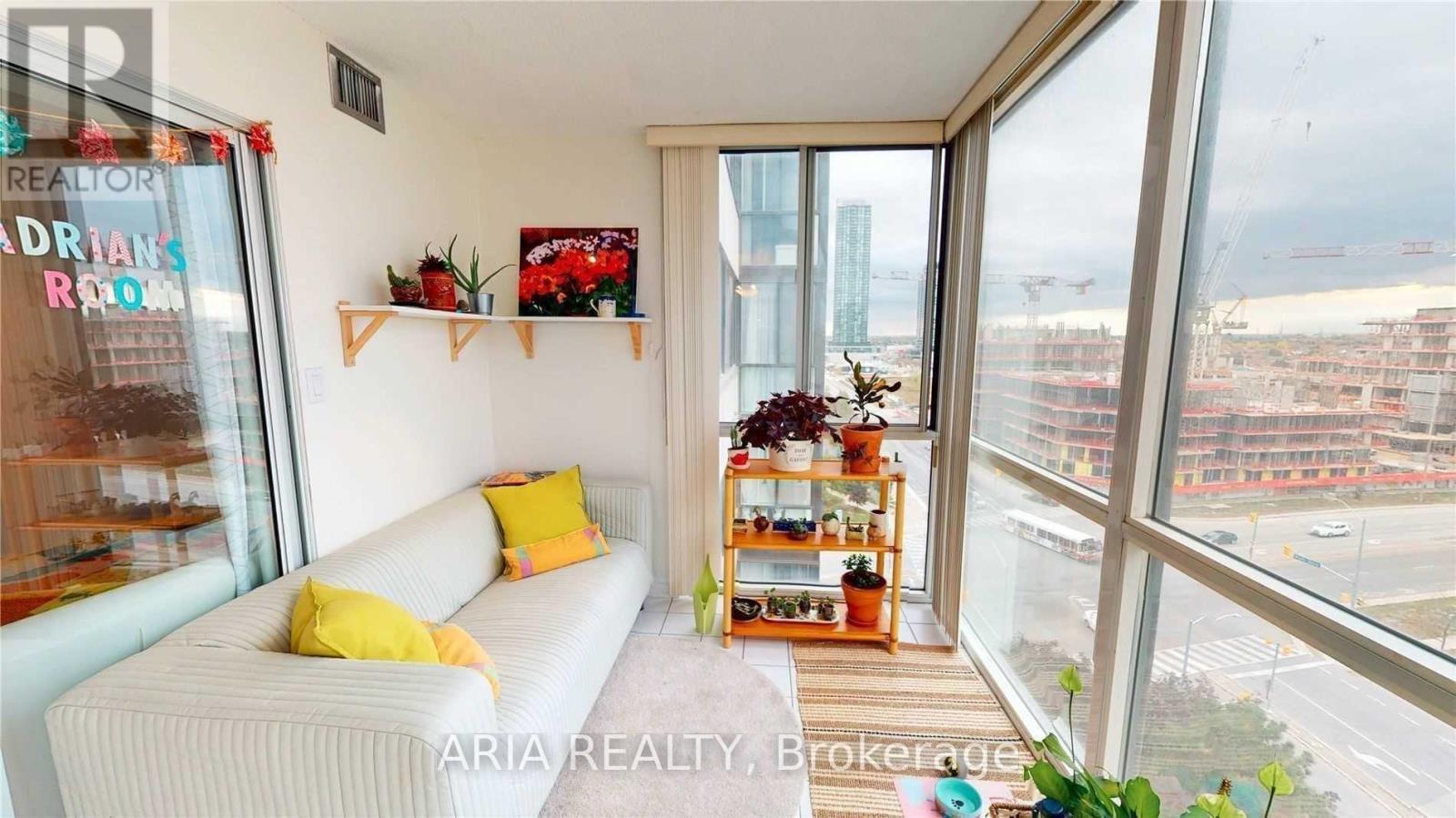 1003 - 350 Webb Drive, Mississauga, Ontario  L5B 3W4 - Photo 4 - W12492028