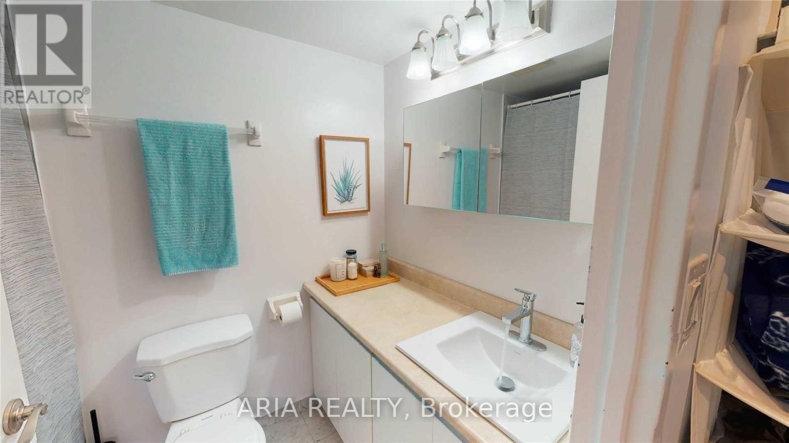 1003 - 350 Webb Drive, Mississauga, Ontario  L5B 3W4 - Photo 7 - W12492028