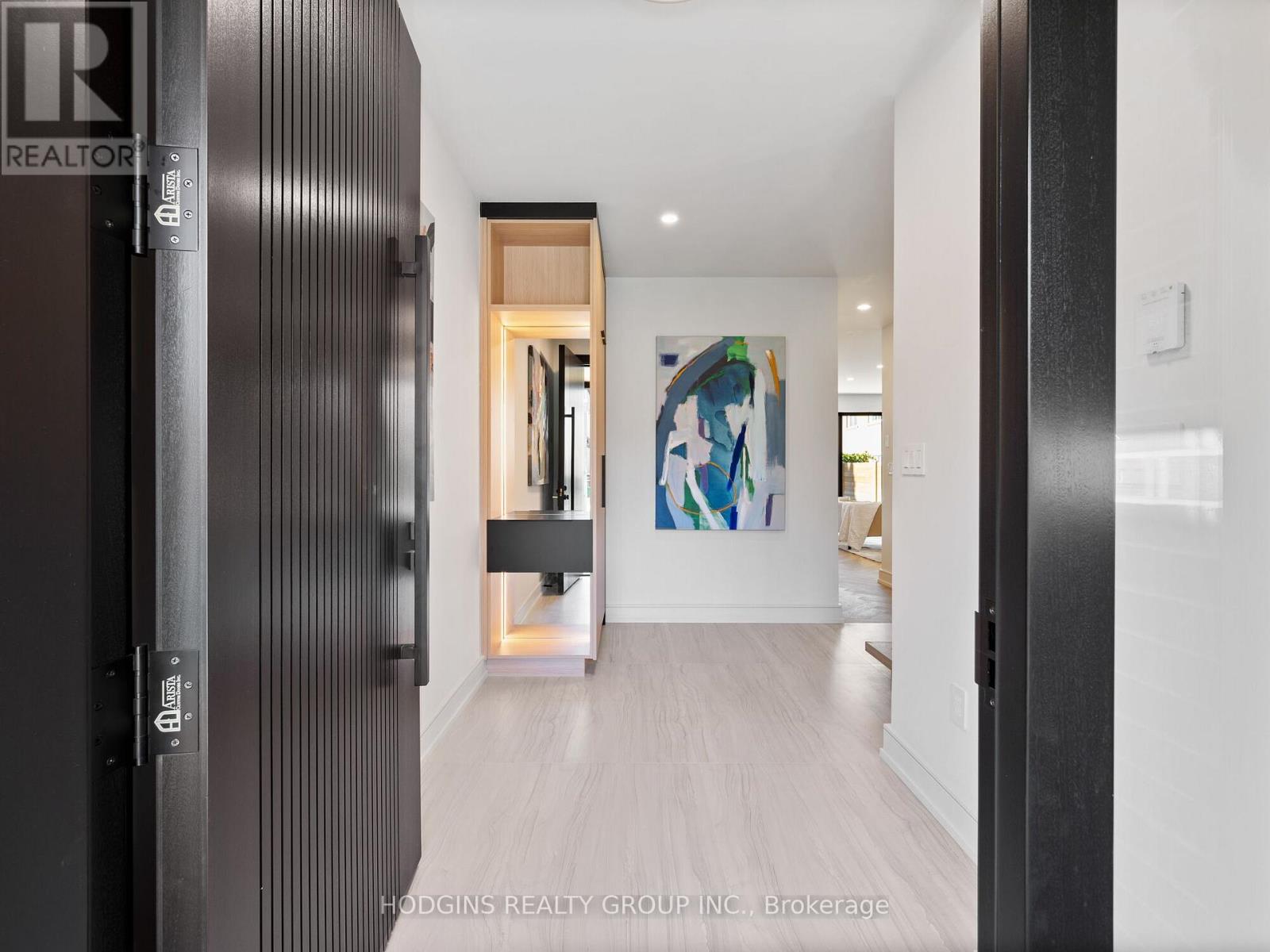 855 Tenth Street, Mississauga, Ontario  L5E 1S7 - Photo 3 - W12492030