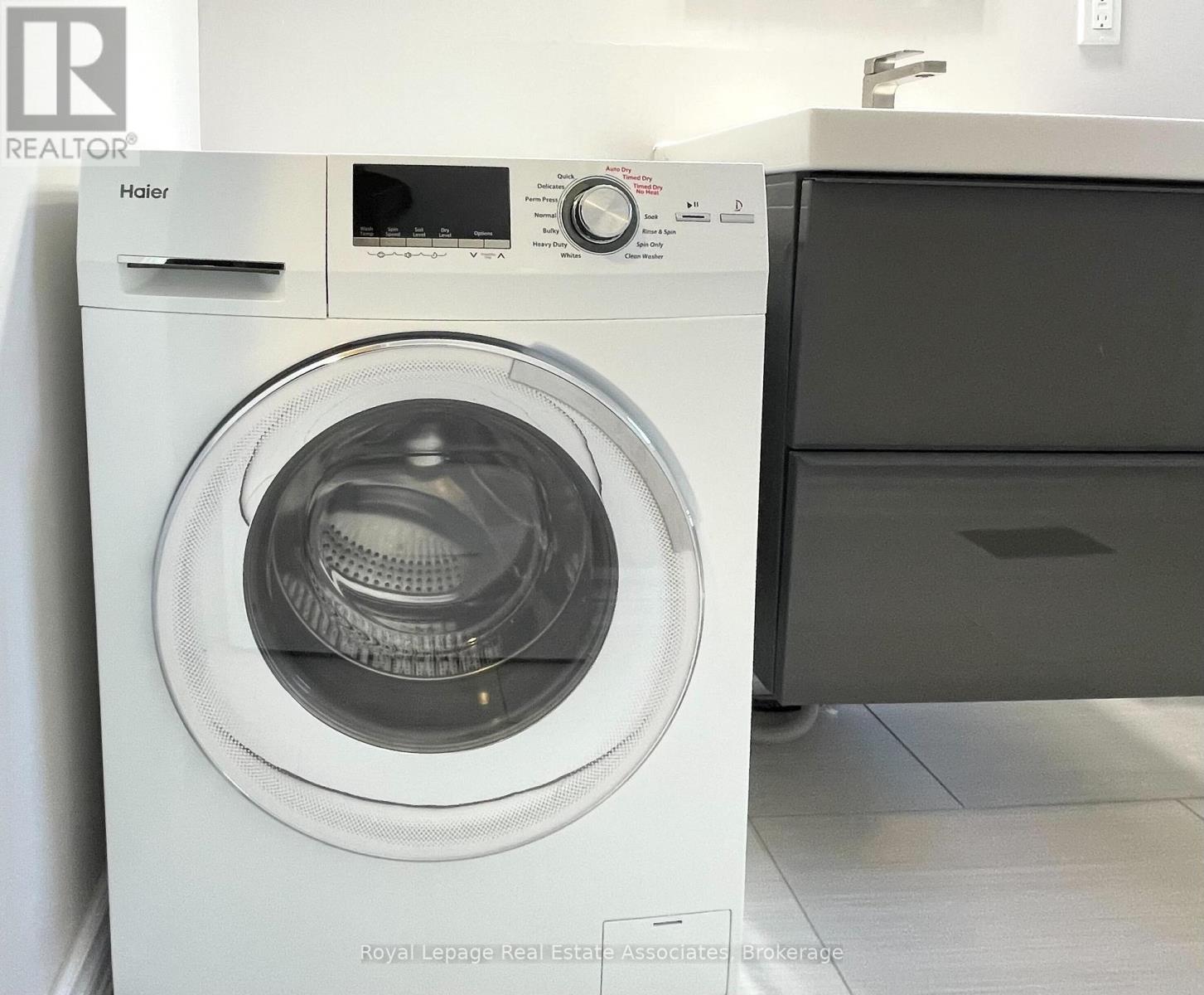 2081b Snow Crescent, Mississauga, Ontario  L4Y 1T4 - Photo 17 - W12492034