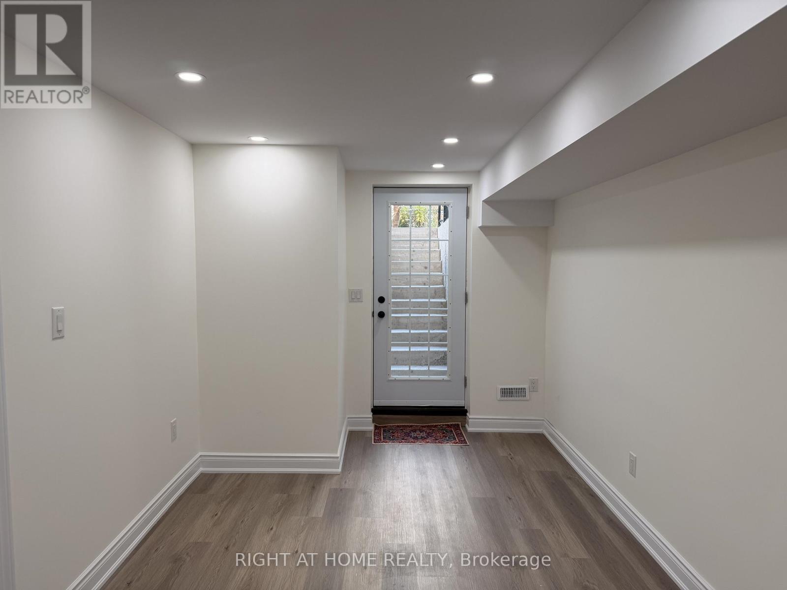 Bsmt - 604 Lott Crescent, Milton, Ontario  L9T 7P8 - Photo 3 - W12492056