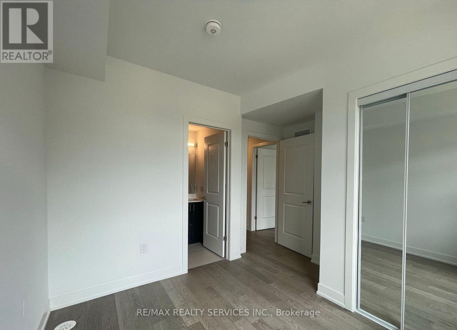 255 - 1095 Douglas Mccurdy Comm Drive, Mississauga, Ontario  L5G 0C6 - Photo 8 - W12492084