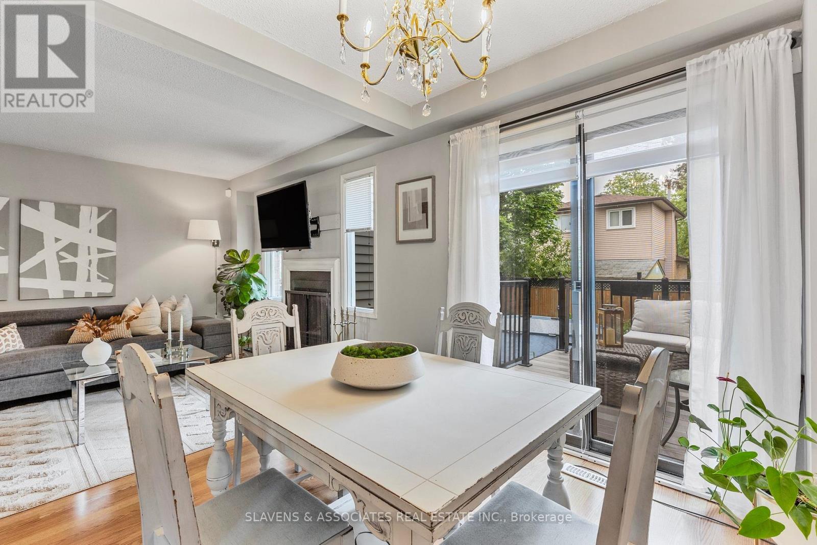 37 Vodden Street W, Brampton, Ontario  L6X 2W6 - Photo 12 - W12492086