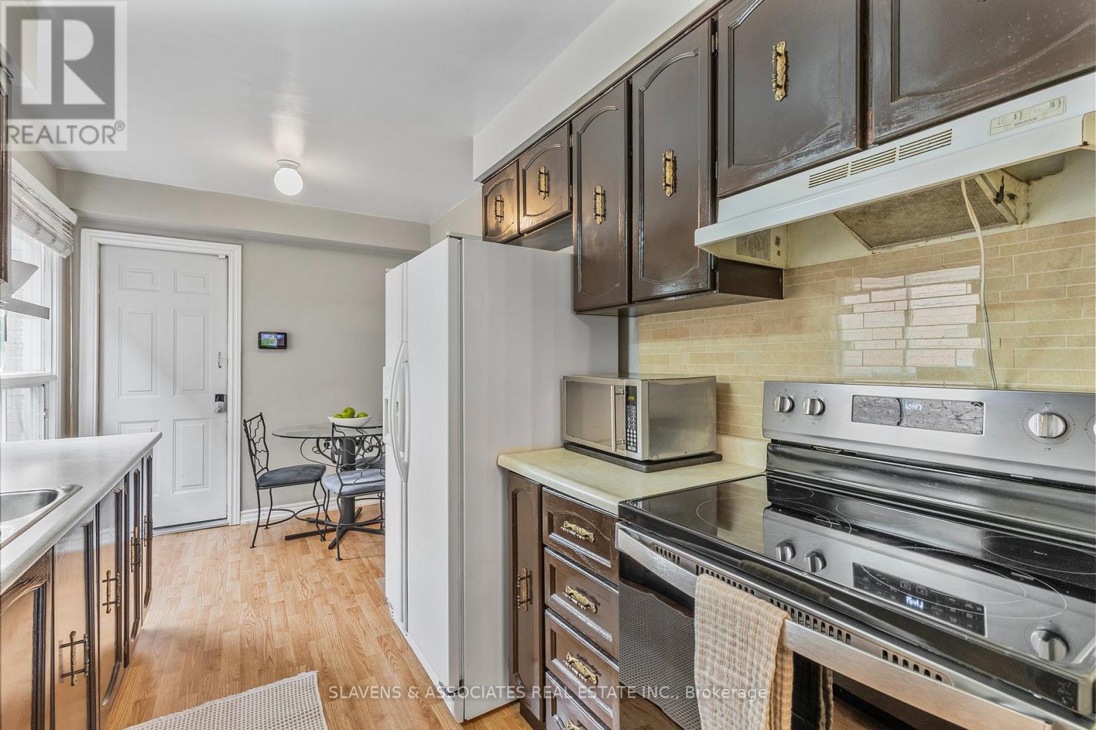 37 Vodden Street W, Brampton, Ontario  L6X 2W6 - Photo 14 - W12492086